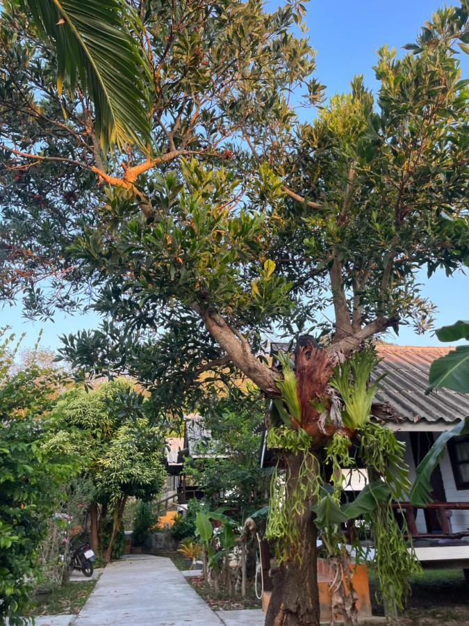 Pyramid Bangalow Ban Laem Sai Bagian luar foto